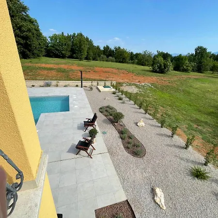 Berto Holiday home Nedescina