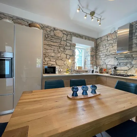 Berto Holiday home Nedescina